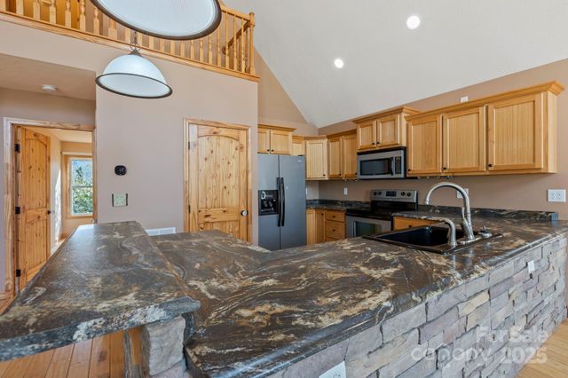 40 Forge Valley Drive, Mills River, NC 28759