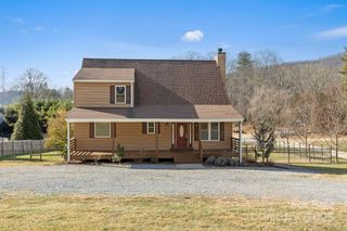 40 Forge Valley Drive, Mills River, NC 28759