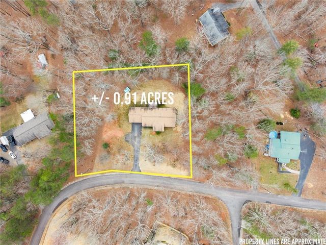 337 Claystone Walk, Cleveland, GA 30528