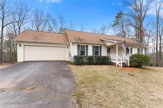 337 Claystone Walk, Cleveland, GA 30528