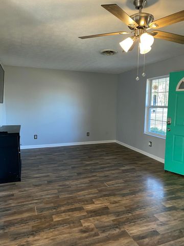 64 Woodson Cove Court, Bronston, KY 42518