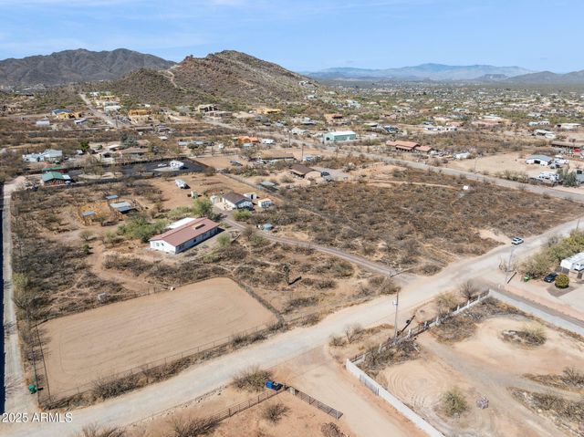 43228 N 14TH Street, New River, AZ 85087