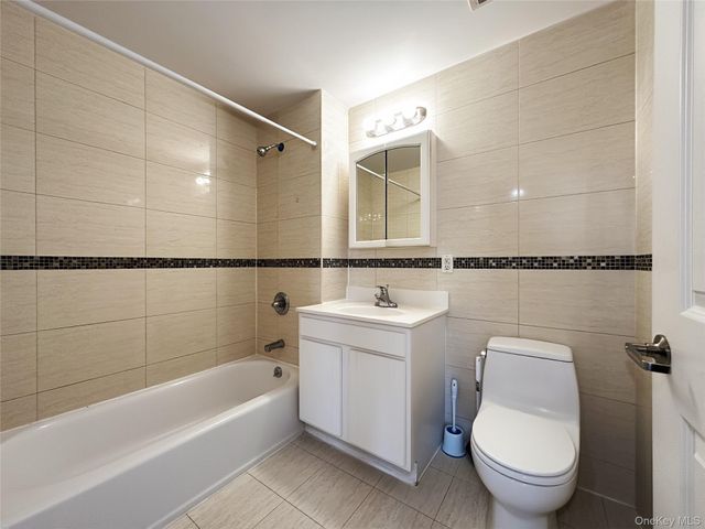 6475 Austin Street 4C, Rego Park, NY 11374