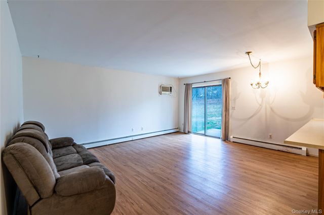 6 Eaton Court, Middletown, NY 10940