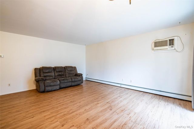 6 Eaton Court, Middletown, NY 10940