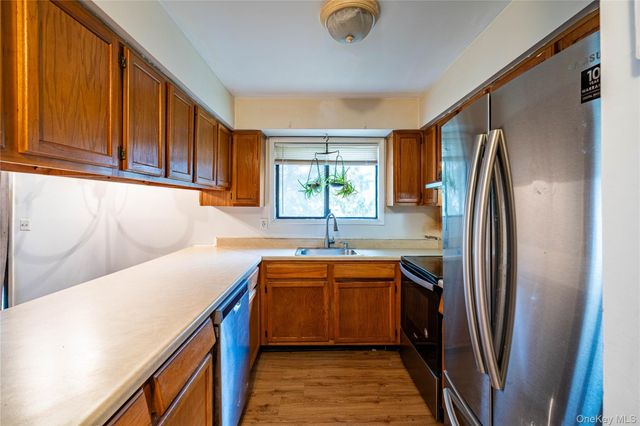 6 Eaton Court, Middletown, NY 10940