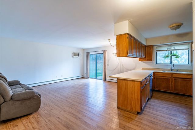 6 Eaton Court, Middletown, NY 10940