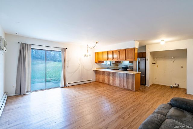 6 Eaton Court, Middletown, NY 10940