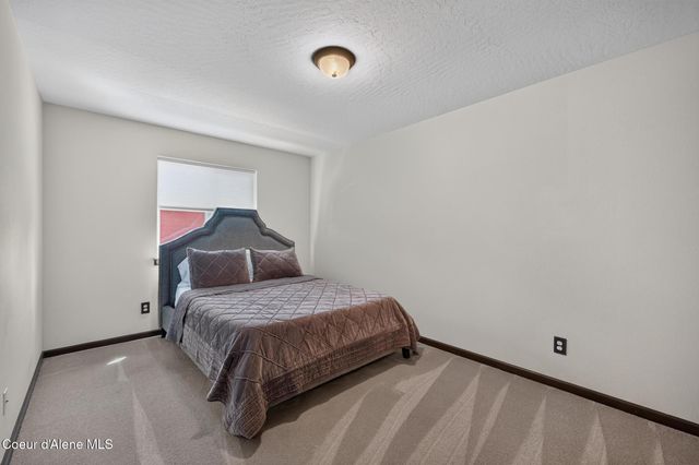 1658 W Boyles AVE, Hayden, ID 83835