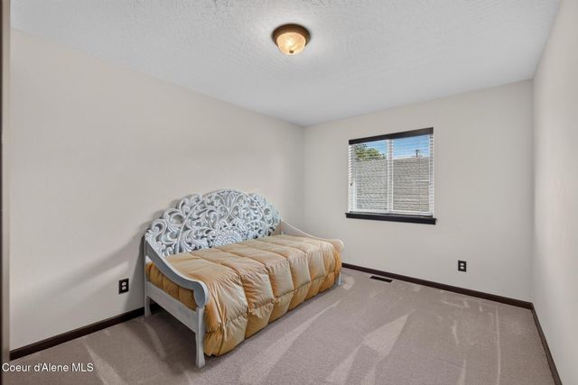 1658 W Boyles AVE, Hayden, ID 83835