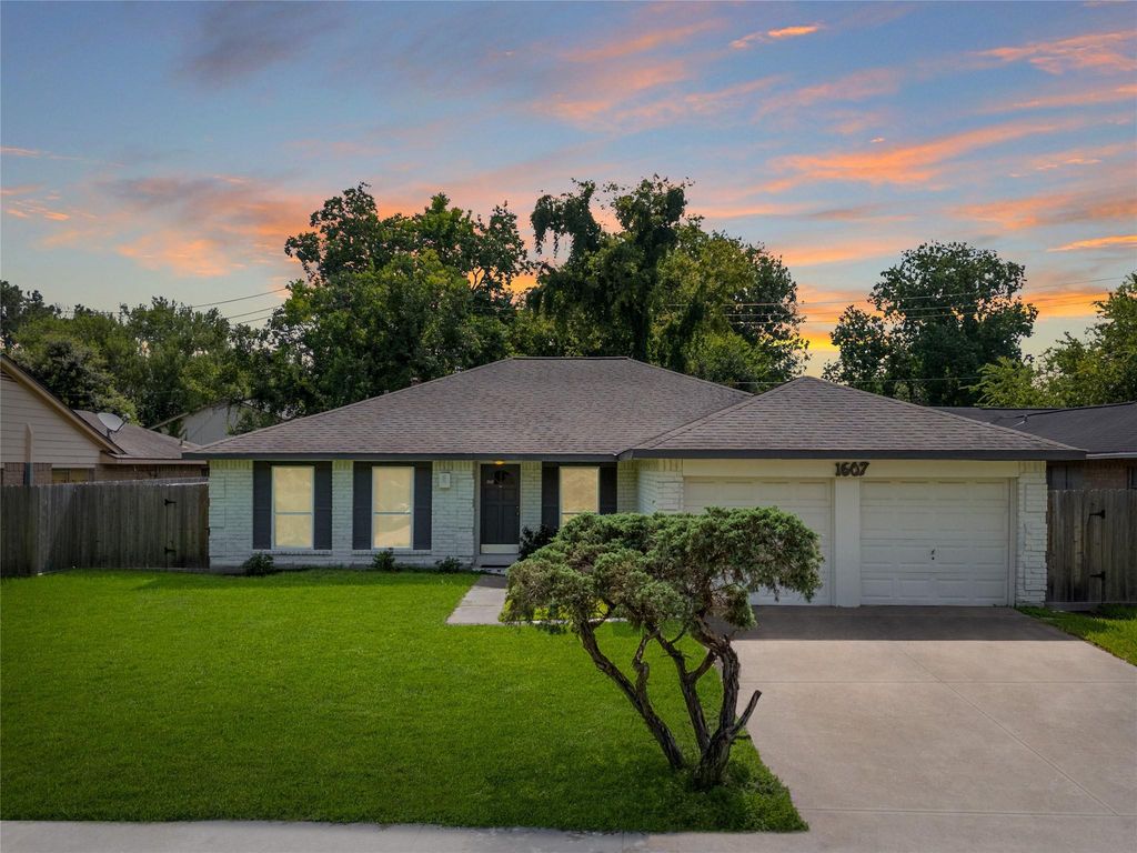 1607 Bent Oak Drive, Missouri City, TX 77489