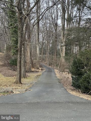 9338 CAMPBELL RD, Vienna, VA 22182