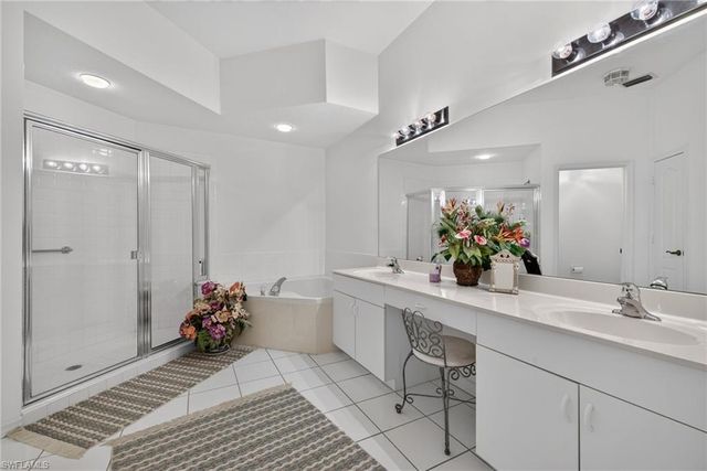 15173 Storrington PL E-201, Naples, FL 34110