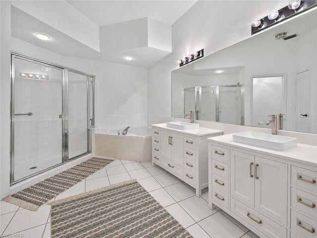 15173 Storrington PL E-201, Naples, FL 34110