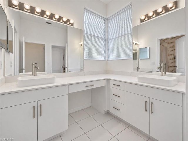15173 Storrington PL E-201, Naples, FL 34110