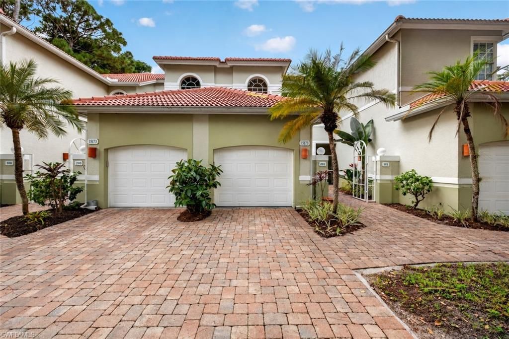 15173 Storrington PL E-201, Naples, FL 34110