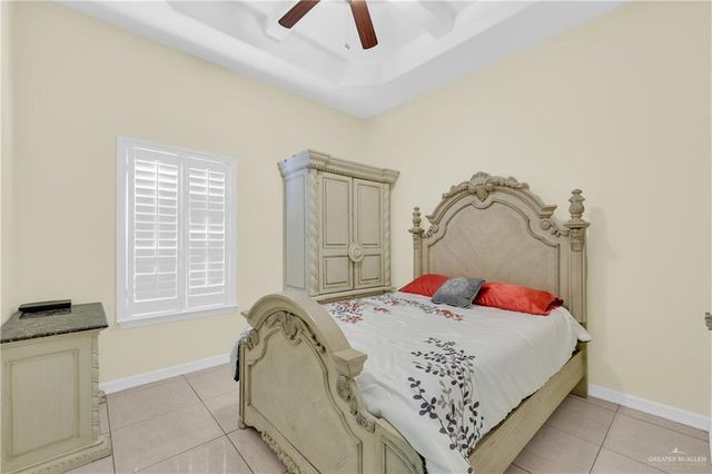 305 N 15th Street, Hidalgo, TX 78557