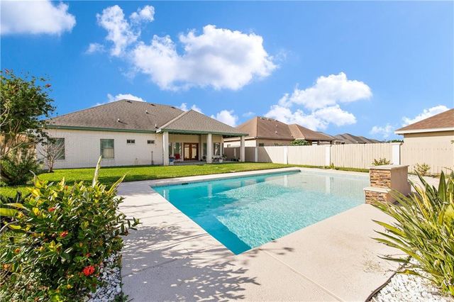 305 N 15th Street, Hidalgo, TX 78557