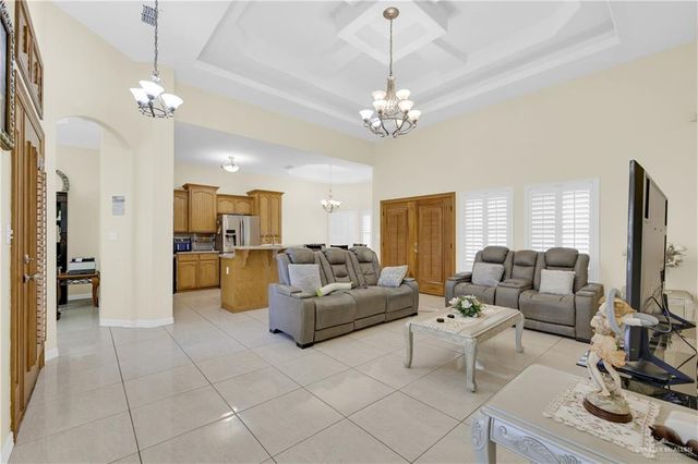 305 N 15th Street, Hidalgo, TX 78557