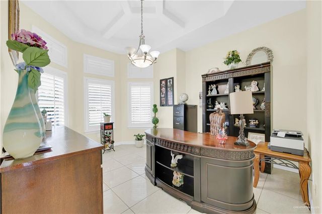 305 N 15th Street, Hidalgo, TX 78557