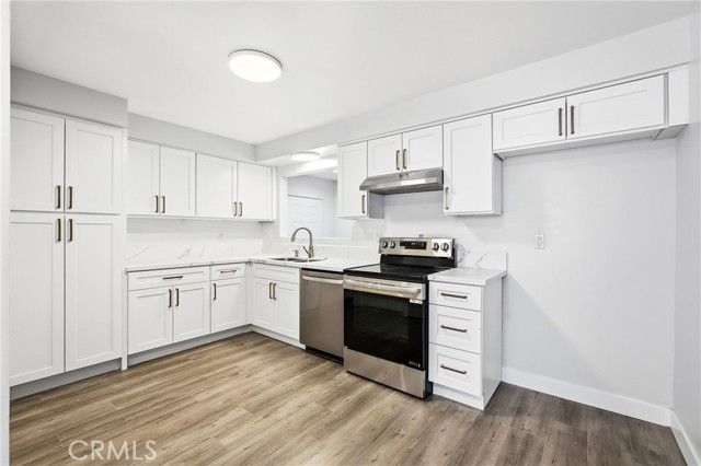 18932 Ballinger Street, Northridge (los Angeles), CA 91324