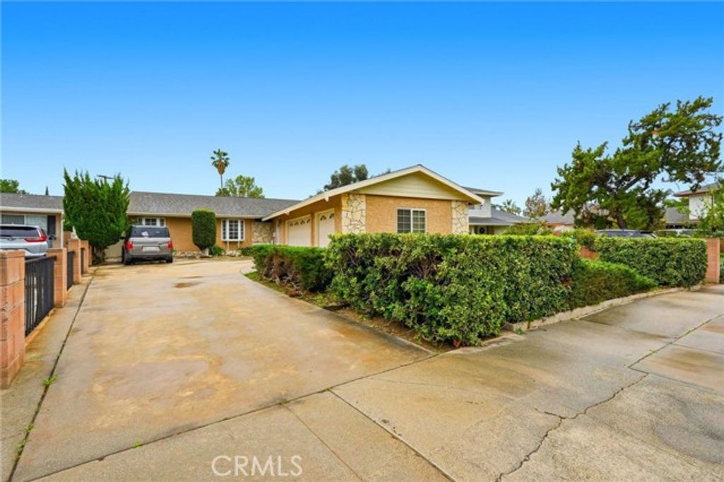 18932 Ballinger Street, Northridge (los Angeles), CA 91324