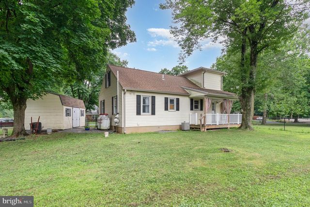 615 WOODLAND AVE, Mount Holly Springs, PA 17065