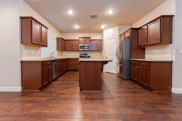 6162 E Farrin Avenue, Fresno, CA 93727