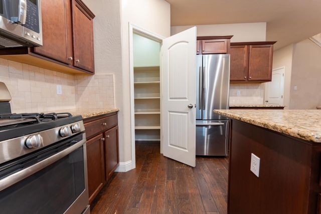 6162 E Farrin Avenue, Fresno, CA 93727