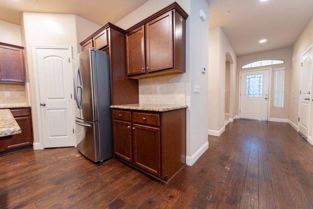 6162 E Farrin Avenue, Fresno, CA 93727