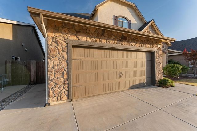6162 E Farrin Avenue, Fresno, CA 93727