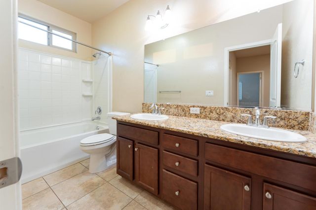 6162 E Farrin Avenue, Fresno, CA 93727