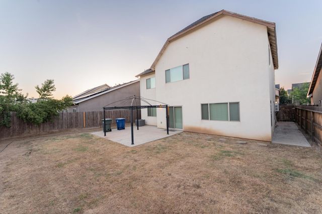 6162 E Farrin Avenue, Fresno, CA 93727