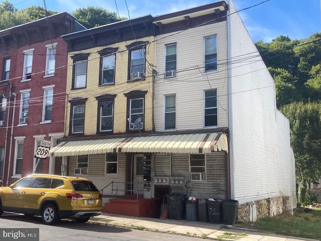 000 W MARKET ST, Pottsville, PA 17901