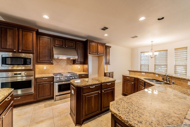 7426 Hovingham, San Antonio, TX 78257