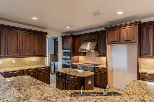 7426 Hovingham, San Antonio, TX 78257