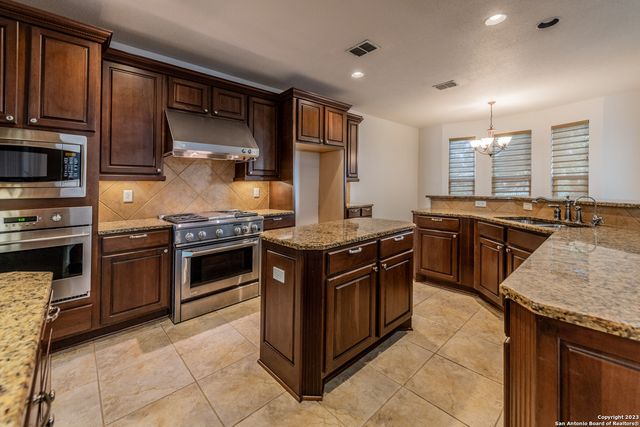 7426 Hovingham, San Antonio, TX 78257