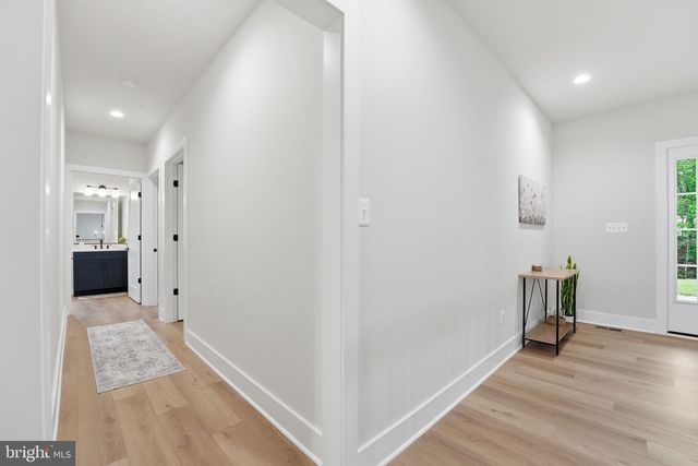 230 TRANQUIL WOOD LN, Winchester, VA 22602