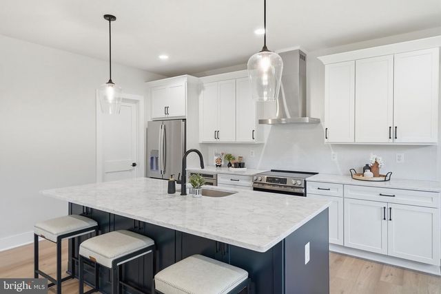 230 TRANQUIL WOOD LN, Winchester, VA 22602