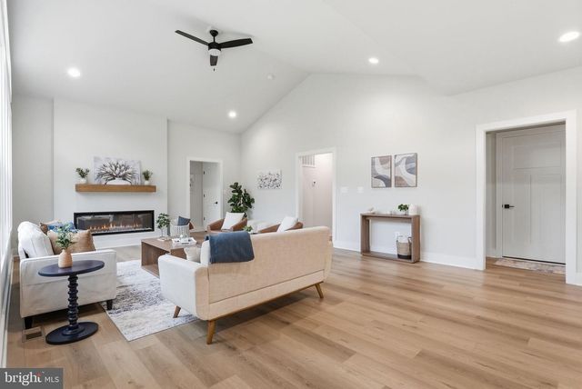 230 TRANQUIL WOOD LN, Winchester, VA 22602