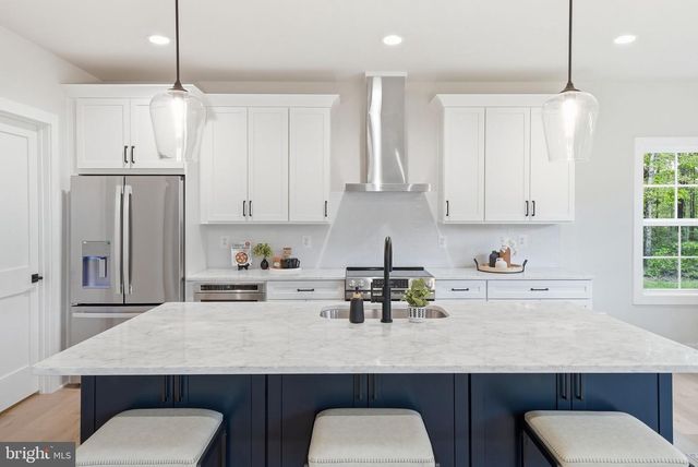 230 TRANQUIL WOOD LN, Winchester, VA 22602