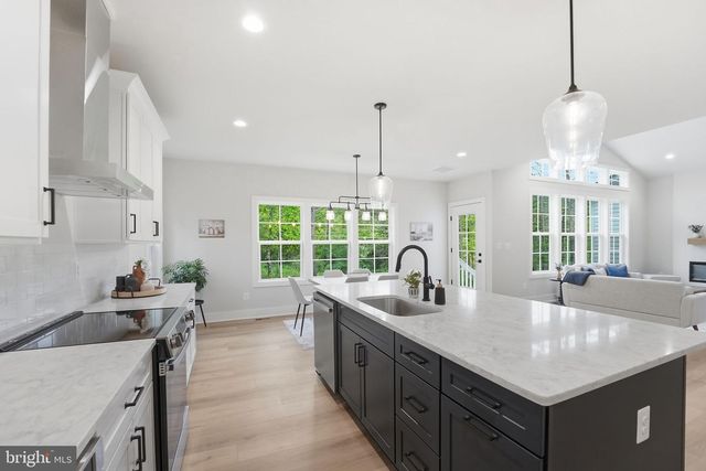 230 TRANQUIL WOOD LN, Winchester, VA 22602