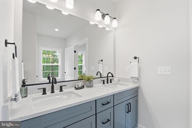 230 TRANQUIL WOOD LN, Winchester, VA 22602