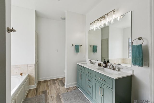 13786 Bayou Terrace Dr, St Amant, LA 70774