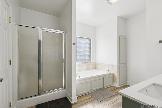 13786 Bayou Terrace Dr, St Amant, LA 70774