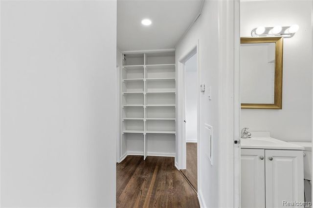 1575 W 13 Mile Road, Madison Heights, MI 48071