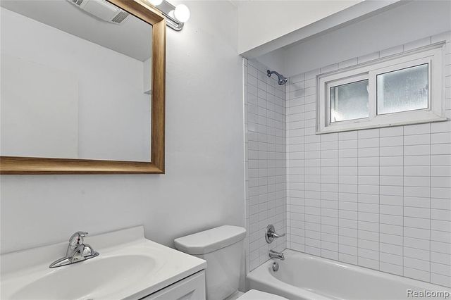 1575 W 13 Mile Road, Madison Heights, MI 48071