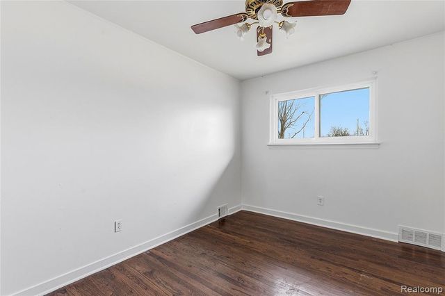 1575 W 13 Mile Road, Madison Heights, MI 48071