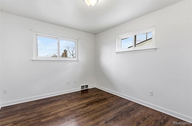 1575 W 13 Mile Road, Madison Heights, MI 48071