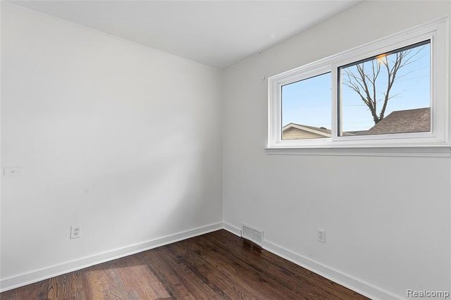 1575 W 13 Mile Road, Madison Heights, MI 48071